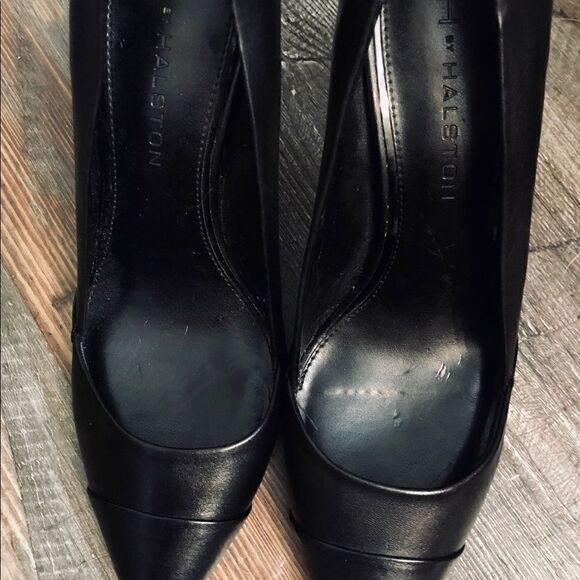 Halston classic black heels. NWOB. - Picture 3 of 5